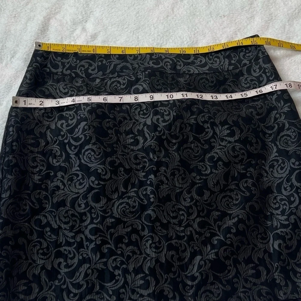 NWT LOFT Ann Taylor Paisley Embossed Black Mini Skirt Mid Rise Size 8 Stretchy